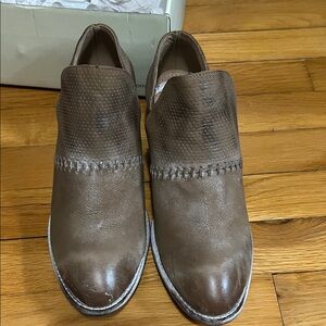 Stylish Brown Ankle Booties Sage-Tan White